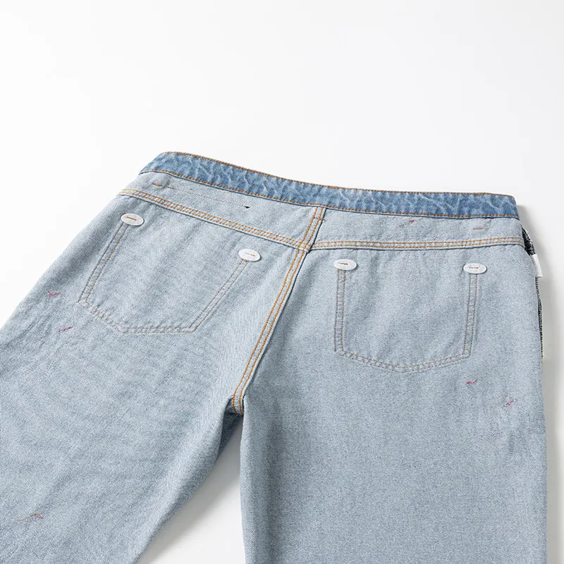 P270 💰 (Top version) chrome hearts ss25 new blue Miami patchwork red leather jeans. Styles with different wash textures, very friendly to people with thin legs and thick legs. The slightly flared version is very flattering to the leg shape. The timeless and moderate length makes it easy to match casually. It has the basic styling foundation for various styles and is a must-have in the wardrobe! The fabric is stiff but also makes the upper body soft without losing texture. The washing process is even more perfect. It is a must-have item for everyone! ! !  Color: blue Size: 30-32-34-36 30 32 34 36 Waist circumference 80 85 90 95 Sitting circumference 105 110 135 120 Foot opening 46 47 48 49 External length 102 103 104 105